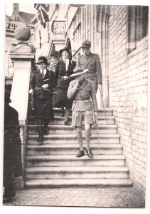Lady Baden-Powell (midden) bezoekt Bergen op Zoom, 5 oktober 1947