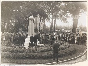 De onthulling van het Esperantomonument. 1933