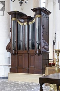 Het Rogierorgel (1863) afkomstig uit de voormalige Lutherse kerk aan de Faurestraat, en voordien de Margrietenkapel aan de Geweldigerstraat. Thans te zien en te horen in de Gertrudiskerk.