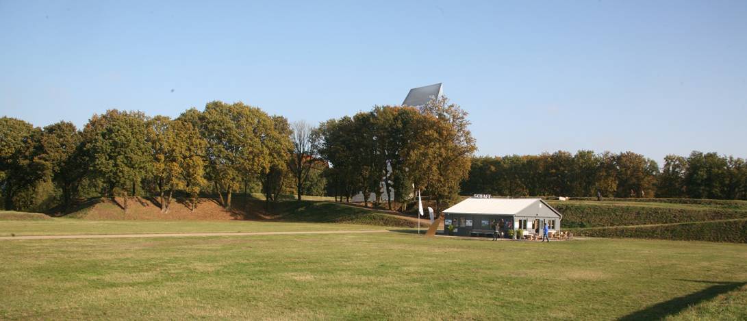 Een indruk hoe de toren straks in de omgeving opgaat